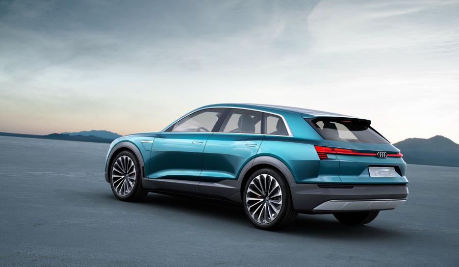  Audi e-tron Quattro Concept 2015 года  (фото 7 из 30)
